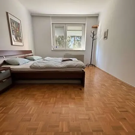 Ruhig Und Gemuetlich Graz